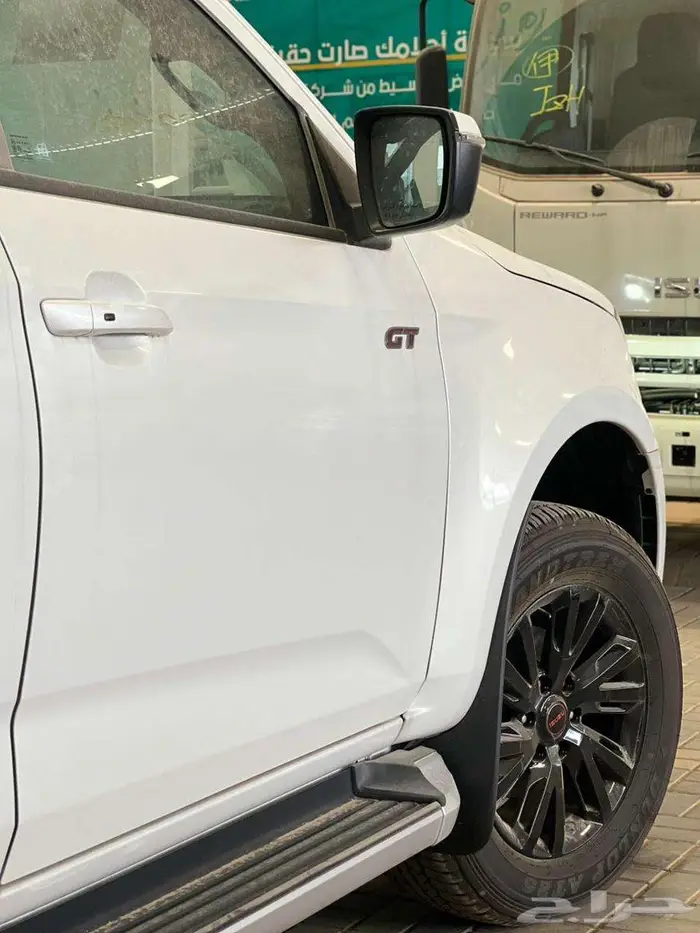 ايسوزو ديماكس GT فل كامل دبل ديزل 2025 سعودي بنوك 6