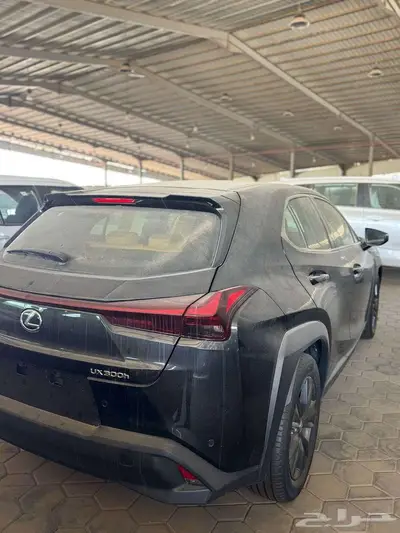 لكزس ux300 هايبرد موديل 2024 index