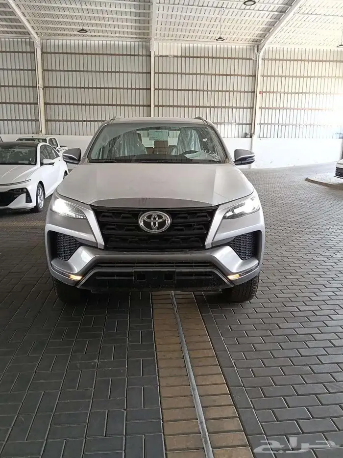 تويوتا فورتشينر GX2 دبل بنزين م 2025 - سعودي 0