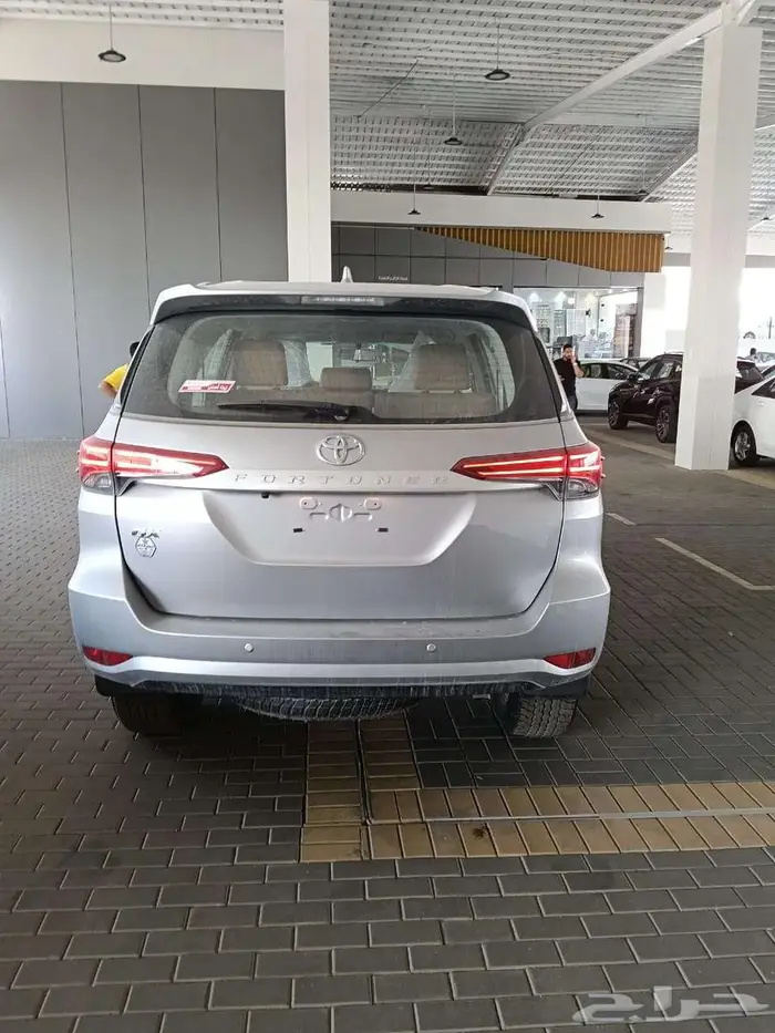 تويوتا فورتشينر GX2 دبل بنزين م 2025 - سعودي 5