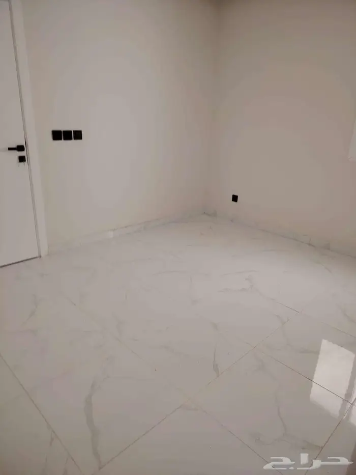 شقة جديده تمليك مكونه من 5 غرف بحي مشرفة 9