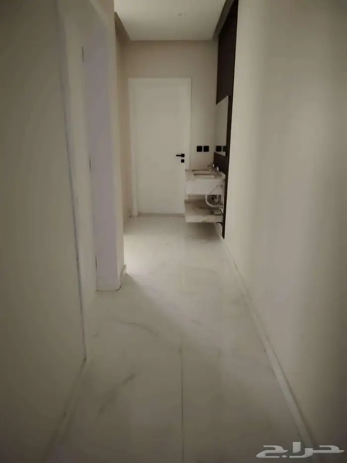 شقة جديده تمليك مكونه من 5 غرف بحي مشرفة 6