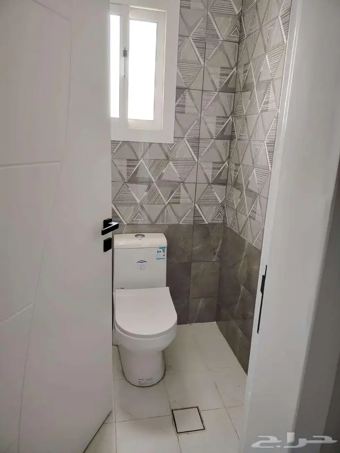 شقة جديده تمليك مكونه من 5 غرف بحي مشرفة 16