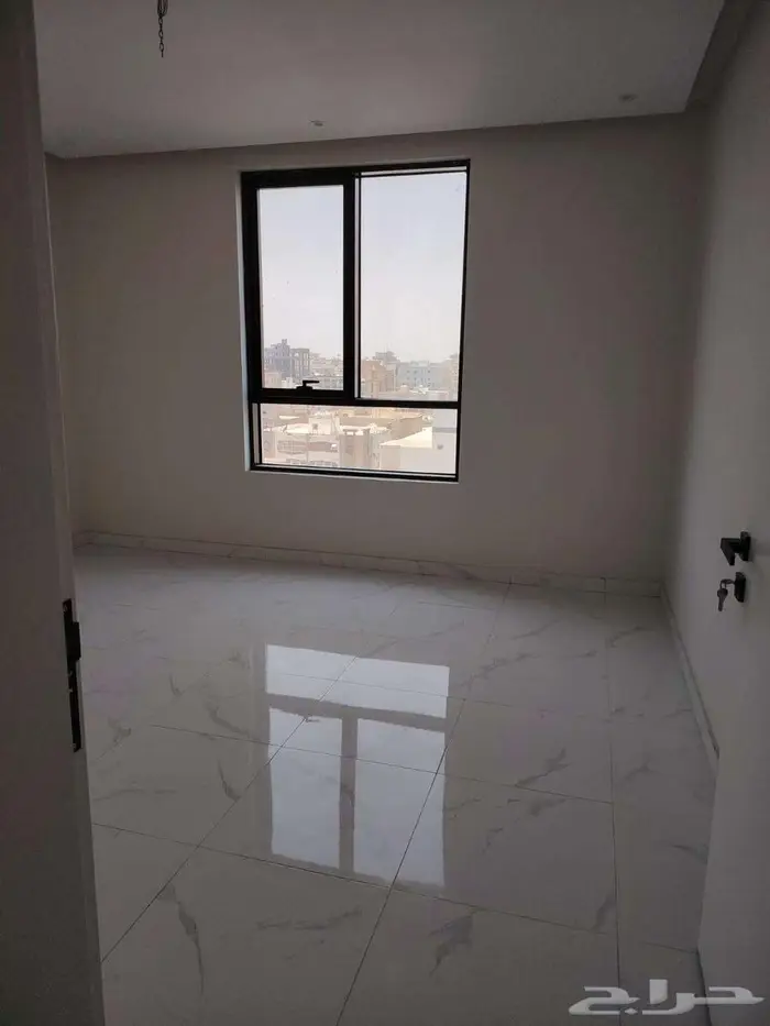 شقة جديده تمليك مكونه من 5 غرف بحي مشرفة 19