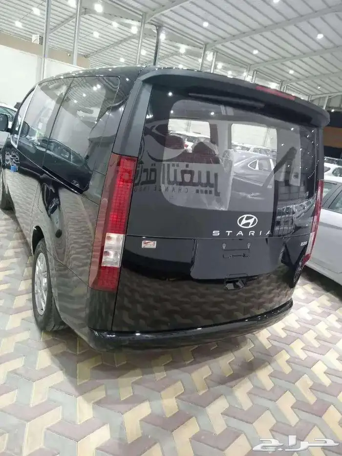 هيونداي ستاريا 9 راكب ديزل 2025 بسعر 117150 شامل الضريبه 9