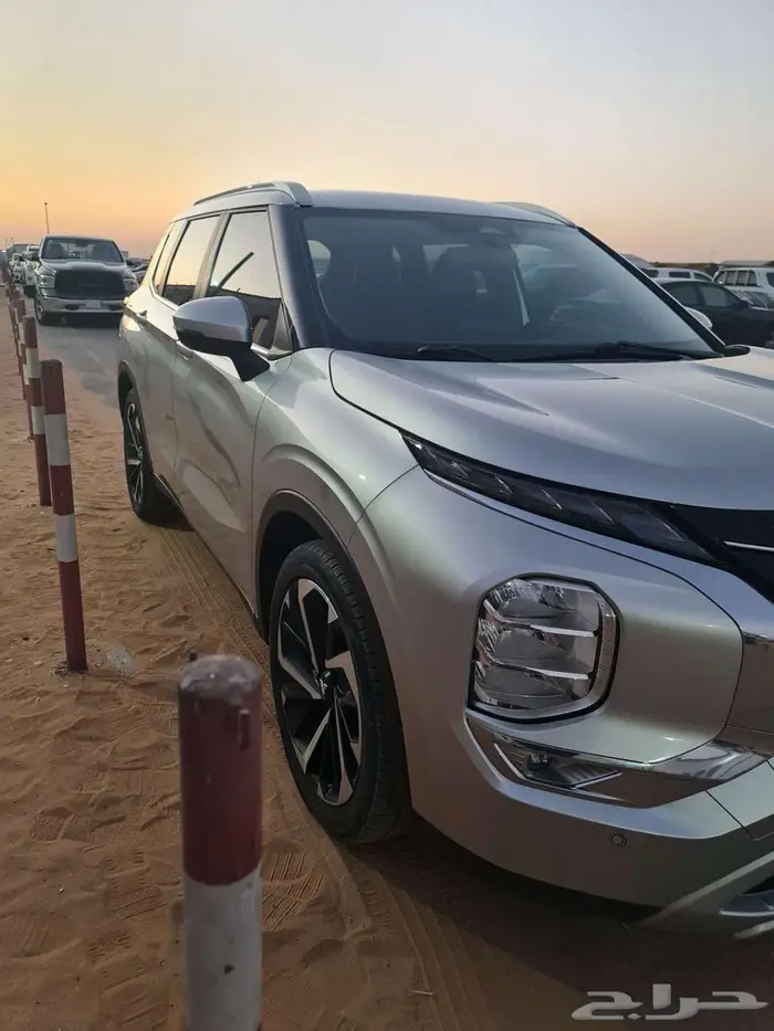 للتنازل مستوبيشي اوتلاندر 2024 بمقابل 2