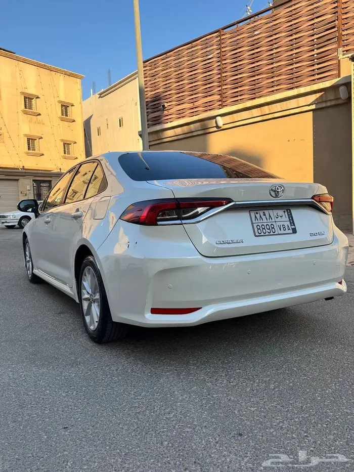 تيوتا كورلا 2020 محرك 2.0 ابيض لؤلؤي 3