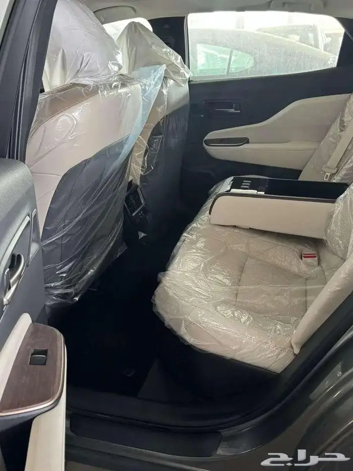 تويوتا كراون 2026 بريميوم ابيض 9