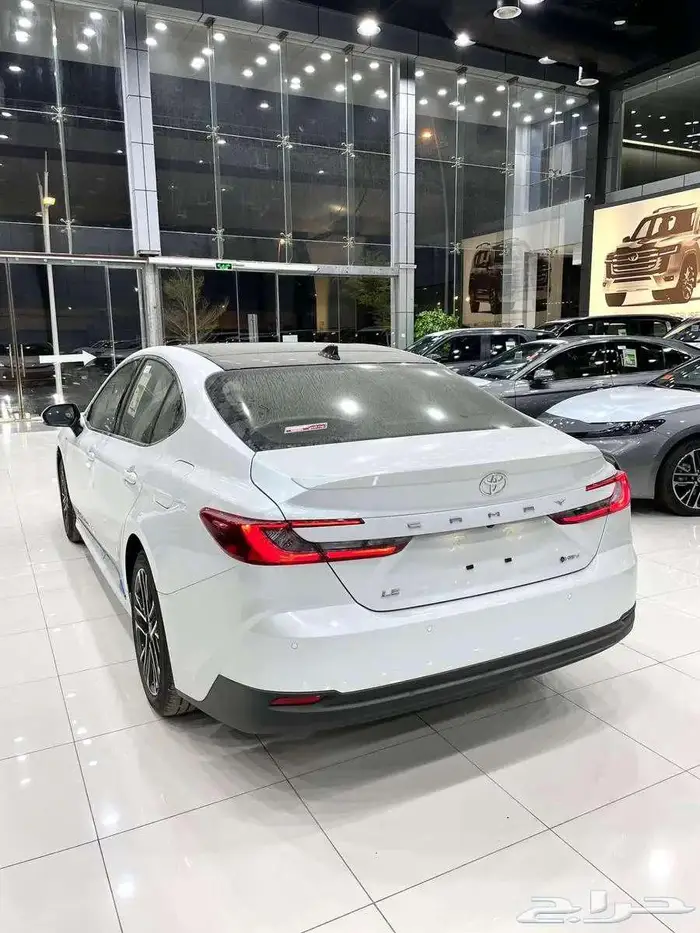 تويوتا كامري LE هايبرد 2025 11