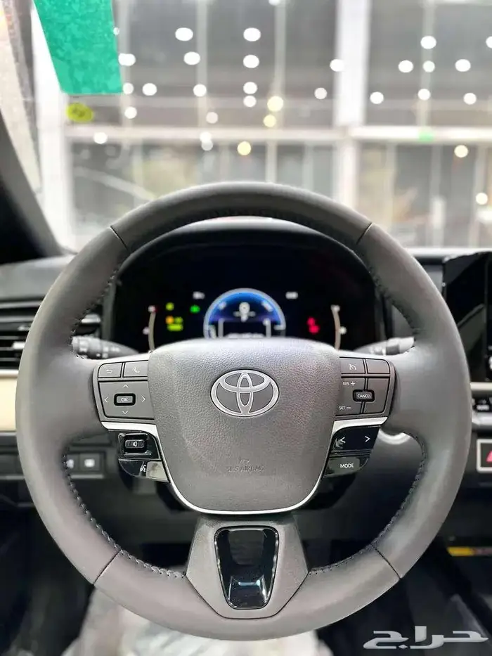 تويوتا كامري LE هايبرد 2025 8