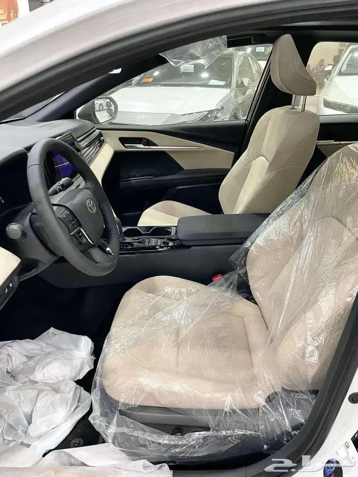 تويوتا كامري LE هايبرد 2025 12