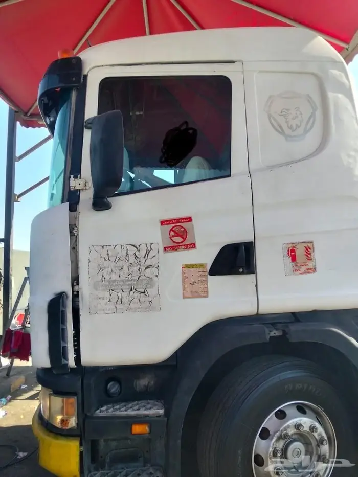 للبيع راس شاحنة سكانيا موديل 2006 5