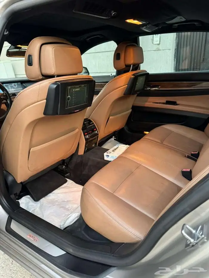 بي ام Li 740 موديل 2010 فل كامل 6 سلندر توين تيربو 15