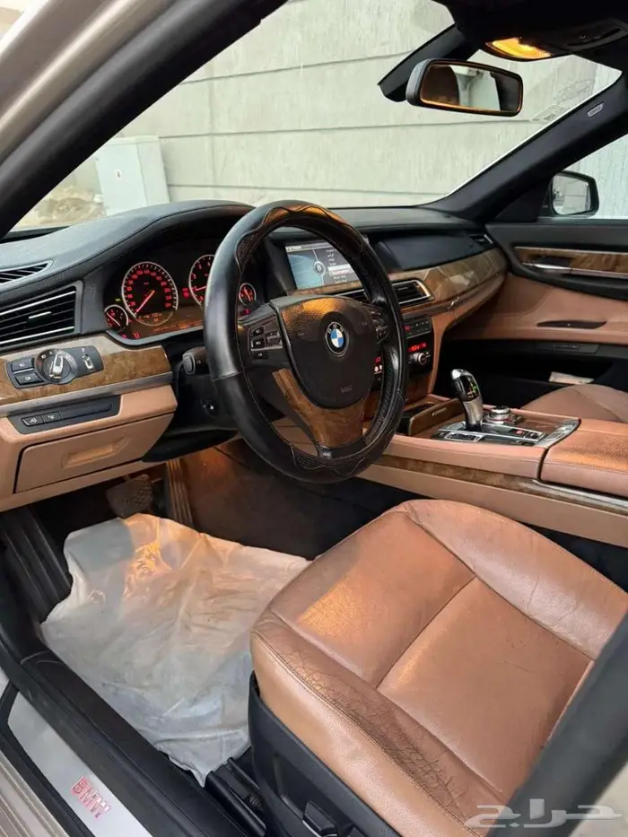 بي ام Li 740 موديل 2010 فل كامل 6 سلندر توين تيربو 6