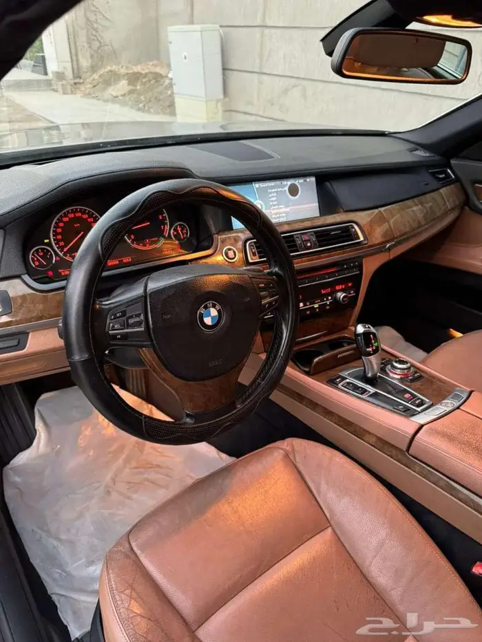 بي ام Li 740 موديل 2010 فل كامل 6 سلندر توين تيربو 8