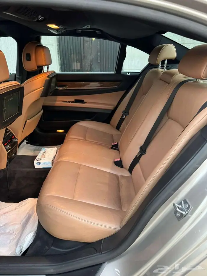 بي ام Li 740 موديل 2010 فل كامل 6 سلندر توين تيربو 16