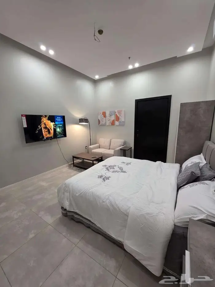 استديو مع حوش للايجار الرياض حي الرمال 0