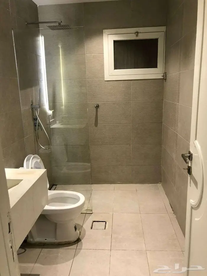 شقة فخمة للإيجار بحي السلامة 14