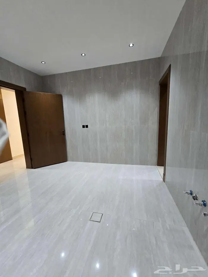 دور ارضي للبيع في حي الصفا 15