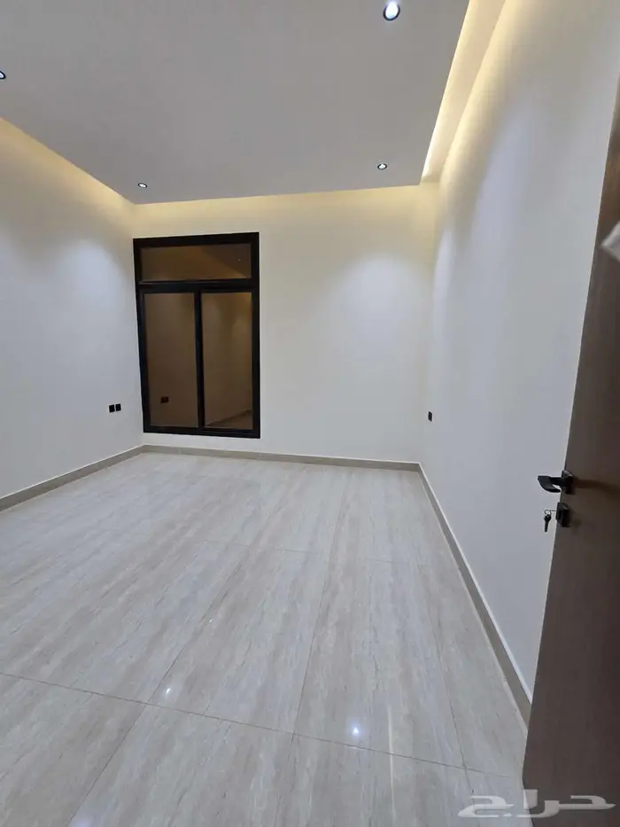 دور ارضي للبيع في حي الصفا 28