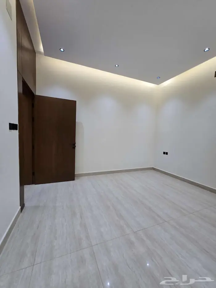 دور ارضي للبيع في حي الصفا 9