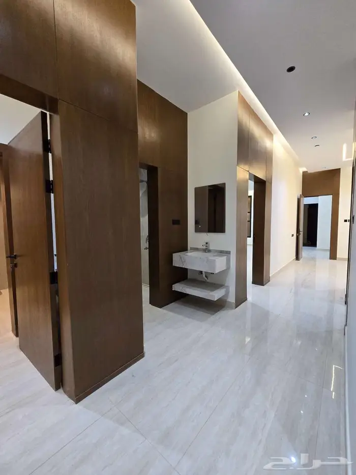 دور ارضي للبيع في حي الصفا 33