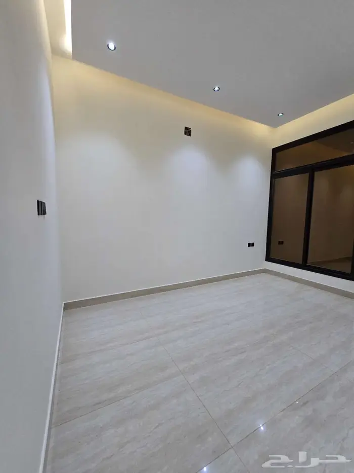 دور ارضي للبيع في حي الصفا 25