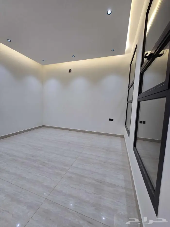 دور ارضي للبيع في حي الصفا 7