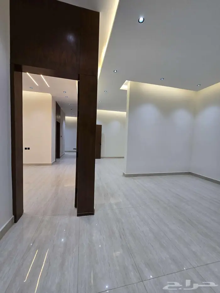 دور ارضي للبيع في حي الصفا 6