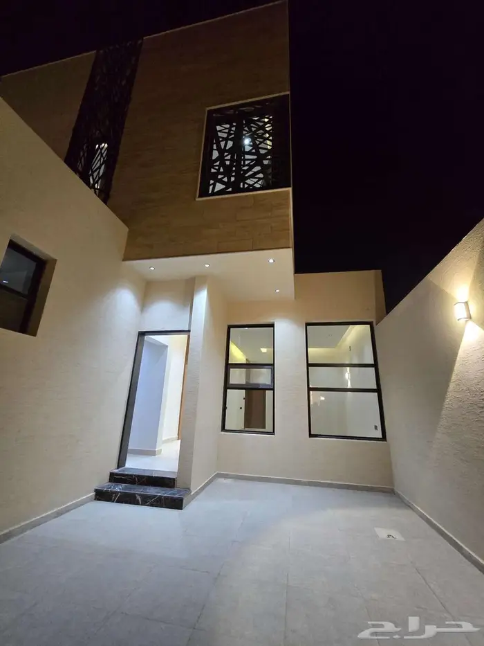 دور ارضي للبيع في حي الصفا 1