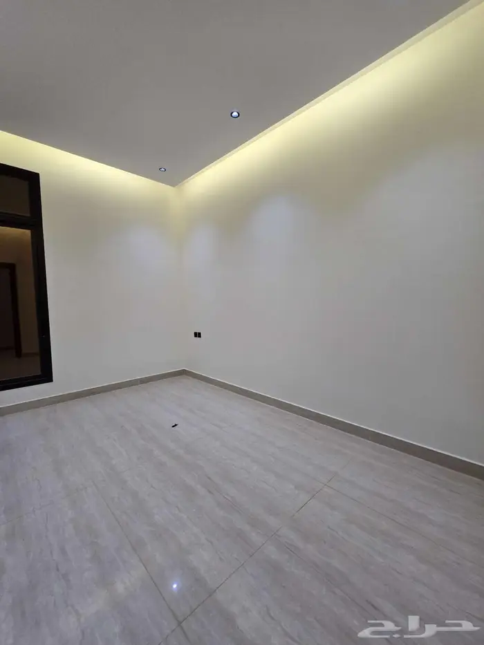 دور ارضي للبيع في حي الصفا 34