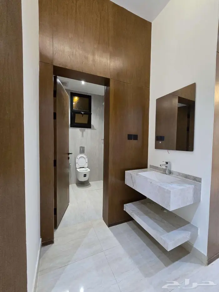 دور ارضي للبيع في حي الصفا 18