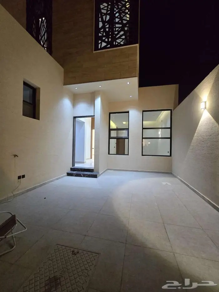 دور ارضي للبيع في حي الصفا 32