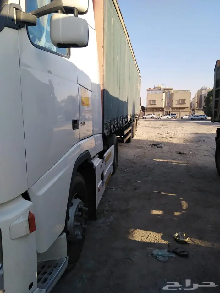 - للبيع سيارة فلفو 2006 حجم 440 9