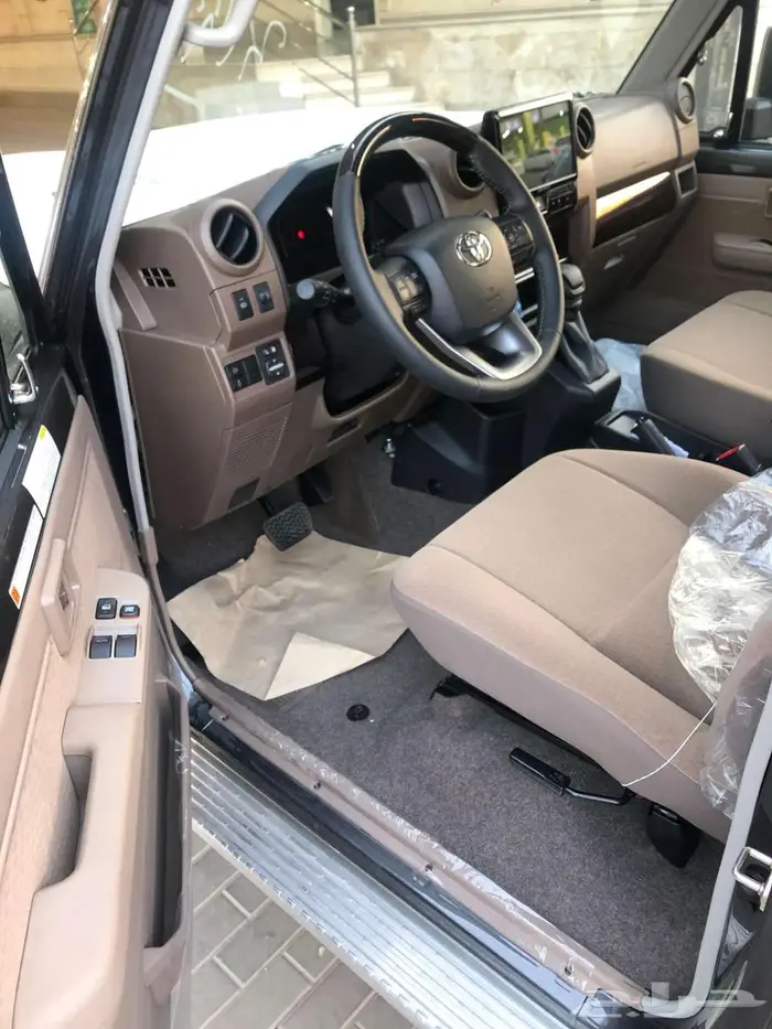 جيب تويوتا ربع ونش 2025 ديزل قير اتوماتيك سلق فل الفل 2