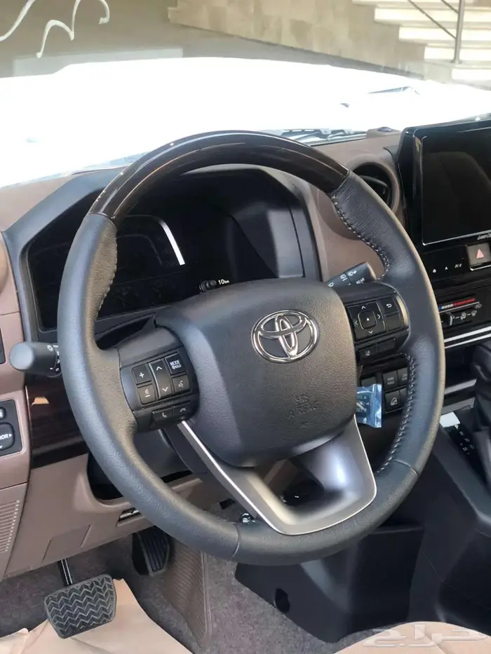 جيب تويوتا ربع ونش 2025 ديزل قير اتوماتيك سلق فل الفل 4