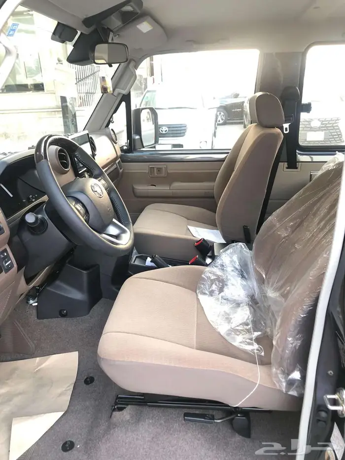 جيب تويوتا ربع ونش 2025 ديزل قير اتوماتيك سلق فل الفل 5