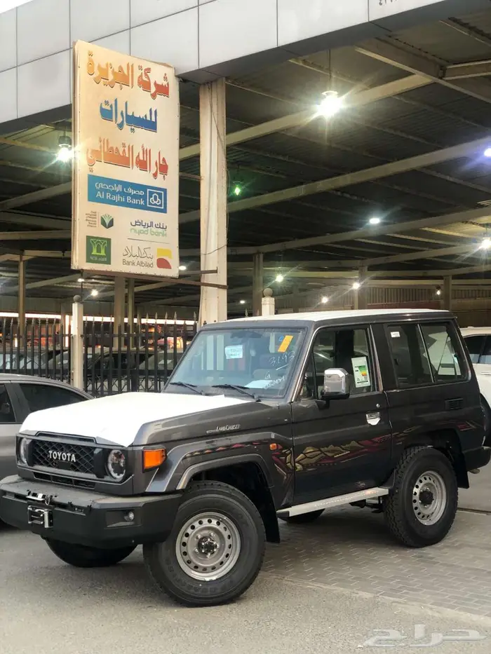 جيب تويوتا ربع ونش 2025 ديزل قير اتوماتيك سلق فل الفل 0