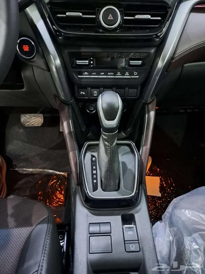 تويوتا اوربان كروزر GLX فل 2026 6