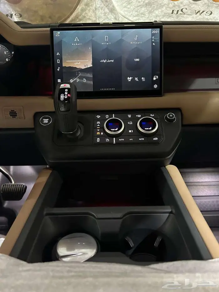 عرض خاص لاند روفر ديفندر 110 HSE فل كامل بروجكتر6 سلندر 2025 9