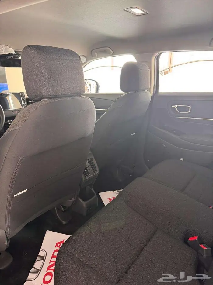 عرض خاص هوندا HRV نص فل موديل 2025 السعر 82500 شامل الضريبه 13