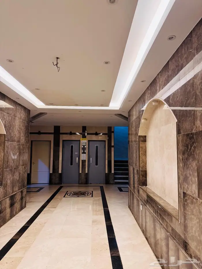 شقه للايجار 3 غرف وصالة بحي الريان 10