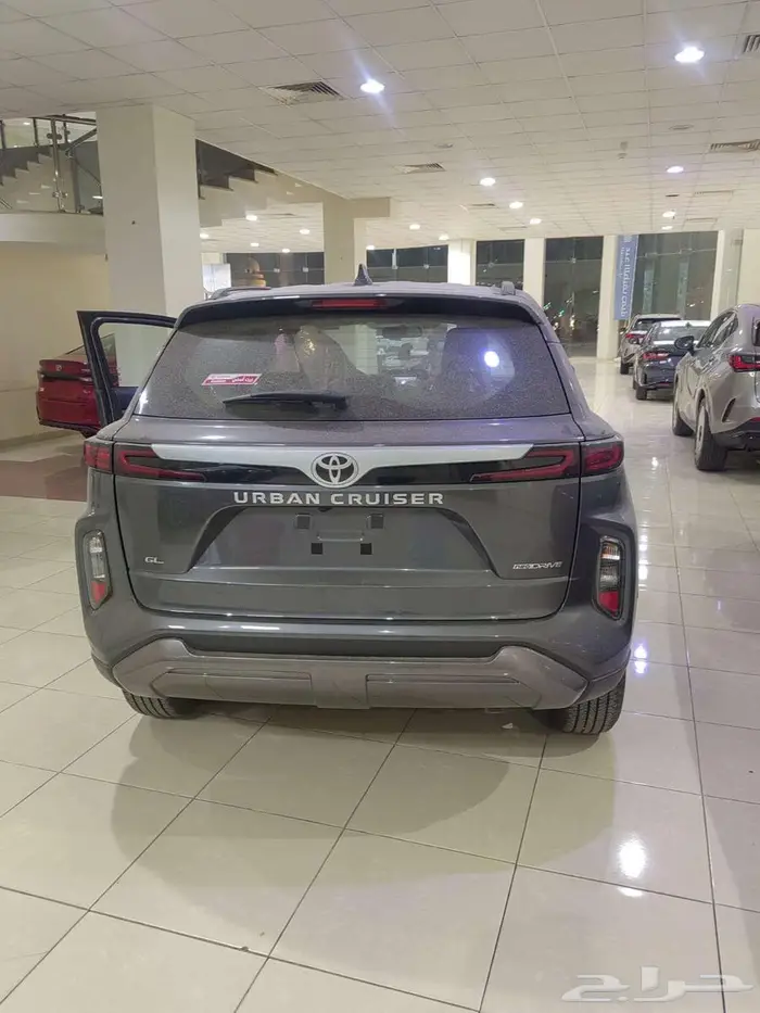 تويوتا اوربان الموديل 2026 4