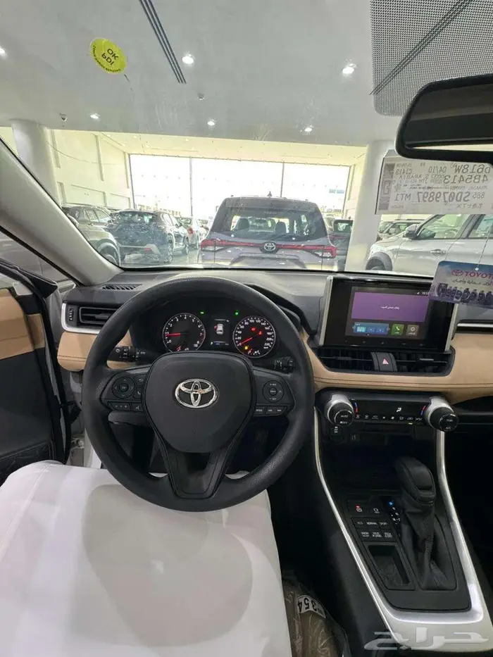 تويوتا رافور XLE 2025 بنزين كاش وتقيسط جميع البنوك 6