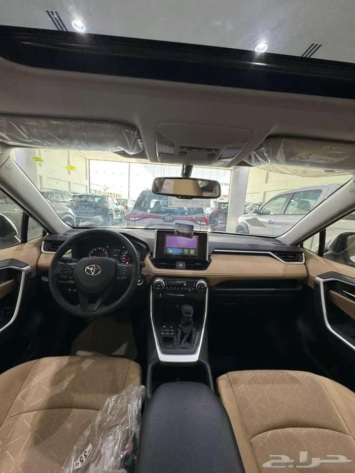 تويوتا رافور XLE 2025 بنزين كاش وتقيسط جميع البنوك 8