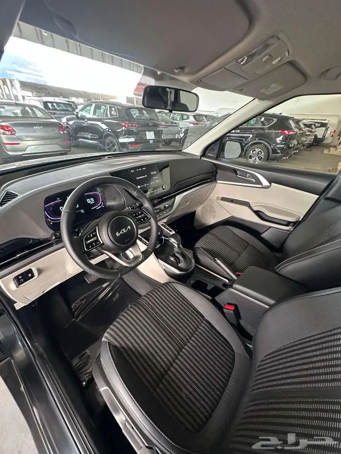 كيا كارينز 2025 استندر مطور باسعار متميزة جدا للكاش 8