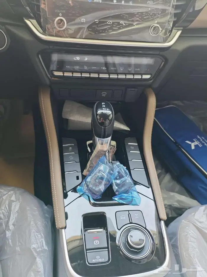 ام يو اكس 2025 4