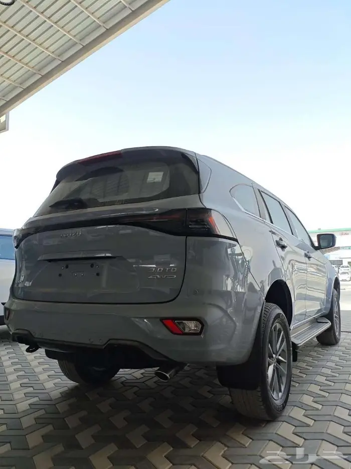 ام يو اكس 2025 8