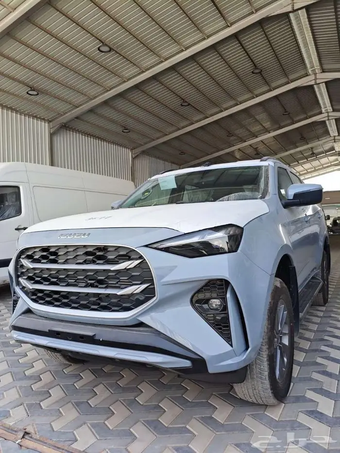 ام يو اكس 2025 1