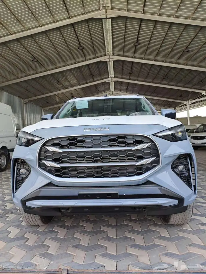 ام يو اكس 2025 0